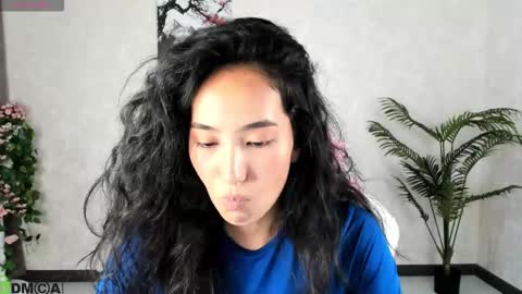 Aura online show from September 2025 09:20:01 AM