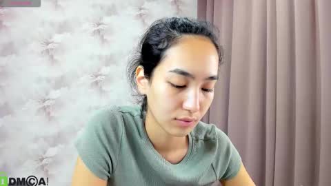 Aura online show from October 2025 04:07:01 AM