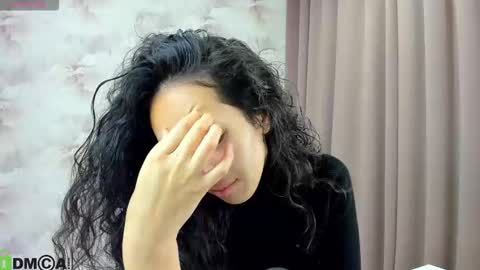 Aura online show from October 2025 03:02:02 AM