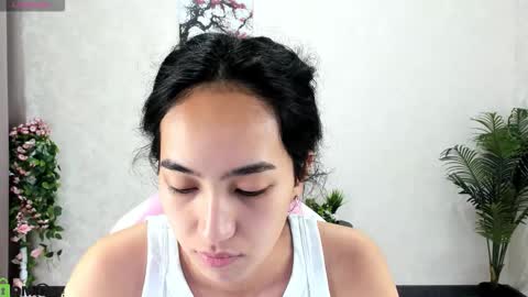 Aura online show from October 2025 02:20:01 AM