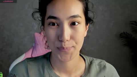 Aura online show from November 2025 03:27:02 AM