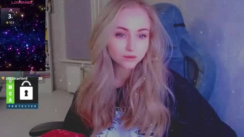 you know thumb up me please its important online show from November 2025 04:24:01 PM