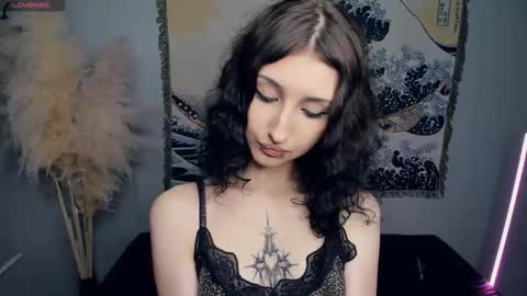 Kira online show from December 2025 09:05:02 AM