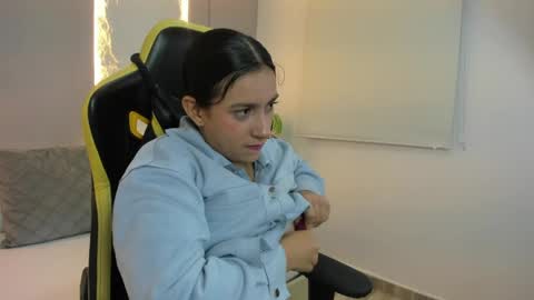 Snapshot of kira_relish chatting on April 2026 11:29:02 AM K I R A online show from April 2026 11:29:02 AM