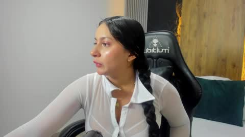 Snapshot of kira_relish chatting on April 2026 11:21:01 AM K I R A online show from April 2026 11:21:01 AM