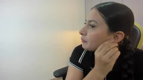 Snapshot of kira_relish chatting on April 2026 11:16:01 AM K I R A online show from April 2026 11:16:01 AM