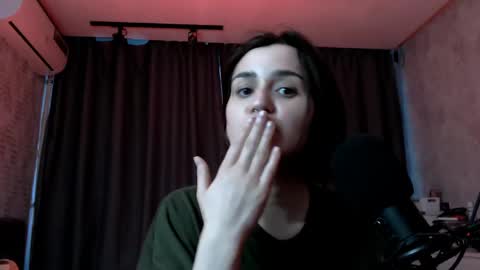 Snapshot of kira_yammy chatting on May 2026 12:51:02 AM Kira follow me online show from May 2026 12:51:02 AM