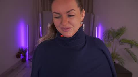 Kira online show from February 2025 09:13:01 PM