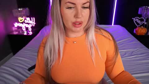 Kira online show from November 2025 11:47:01 PM