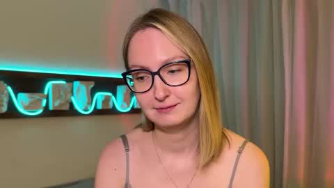 KiraFatex online show from September 2025 05:02:02 PM