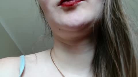 Snapshot of kiragoldens chatting on March 2026 12:11:01 PM KiraGoldens online show from March 2026 12:11:01 PM