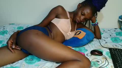 Snapshot of kirah_hot chatting on February 2026 08:05:01 PM kirah_hot online show from February 2026 08:05:01 PM