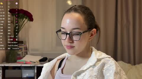 kirakiss164 online show from June 2026 07:53:01 PM