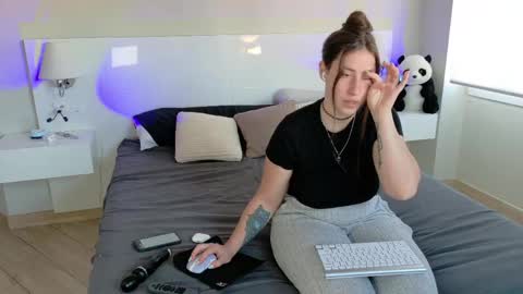 Kira online show from March 2026 08:07:01 AM