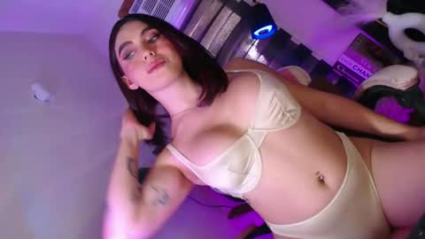 Snapshot of kiramillerxx chatting on September 2025 02:33:02 AM Its your girl KIRA online show from September 2025 02:33:02 AM