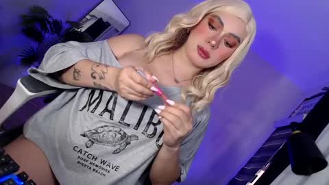 Its your girl KIRA online show from May 2026 02:07:02 AM