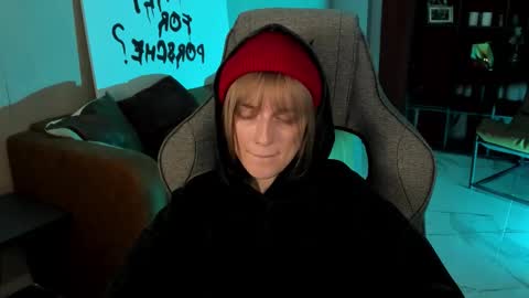 Snapshot of kiramontoyaa chatting on November 2025 02:41:01 PM Kira online show from November 2025 02:41:01 PM