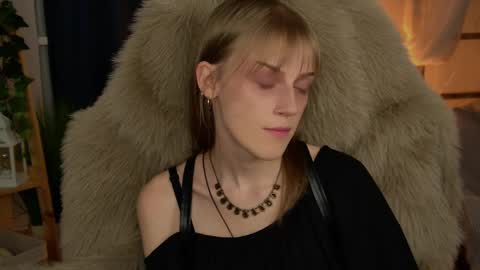 Kira online show from April 2026 11:38:01 PM