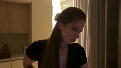 Snapshot of kiramystery chatting on September 2025 04:52:02 PM Kira online show from September 2025 04:52:02 PM