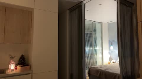 Kira online show from February 2026 04:02:01 PM