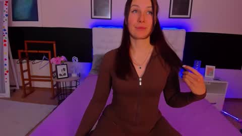 Kira online show from December 2025 07:57:02 AM