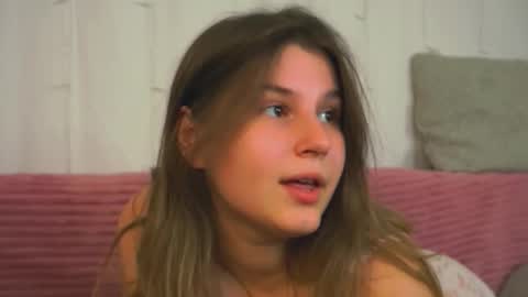 Kira online show from October 2025 07:52:02 AM