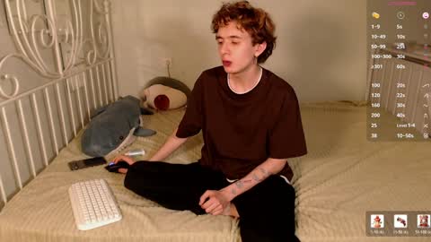 Snapshot of kiriae21 chatting on April 2026 06:28:01 PM Alan online show from April 2026 06:28:01 PM