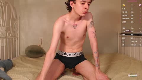 Snapshot of kiriae21 chatting on April 2026 09:34:01 PM Alan online show from April 2026 09:34:01 PM