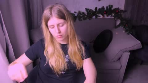 Kira online show from December 2024 10:31:01 PM