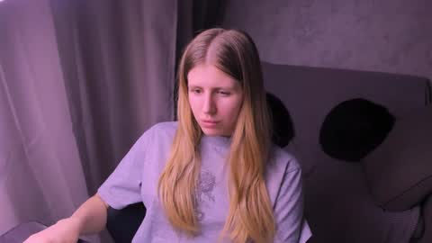 Kira online show from March 2025 11:01:02 PM