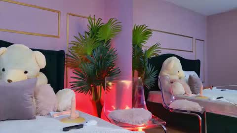 Snapshot of kirrawhite chatting on November 2025 04:22:02 AM Kirra online show from November 2025 04:22:02 AM