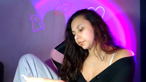 kiss_ameliaa online show from February 2025 01:38:02 PM