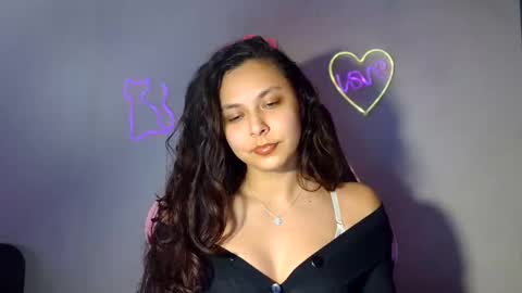 kiss_ameliaa online show from February 2025 05:48:02 PM