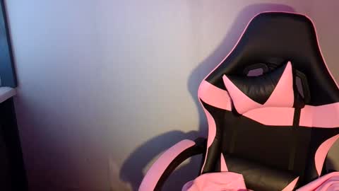 kiss_ameliaa online show from March 2025 11:33:02 AM