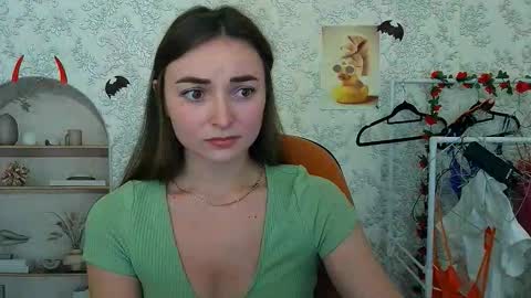 Snapshot of kiss_shy chatting on November 2025 05:37:02 PM Valeria online show from November 2025 05:37:02 PM