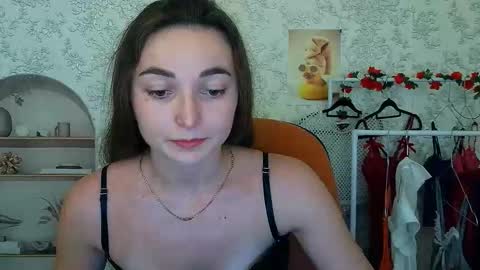 Snapshot of kiss_shy chatting on November 2025 03:33:02 PM Valeria online show from November 2025 03:33:02 PM