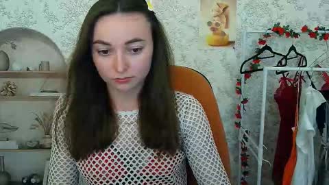 Snapshot of kiss_shy chatting on November 2025 06:18:02 PM Valeria online show from November 2025 06:18:02 PM