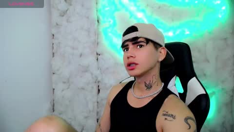 Snapshot of kiss_whitee chatting on November 2025 10:58:02 PM kiss_whitee online show from November 2025 10:58:02 PM