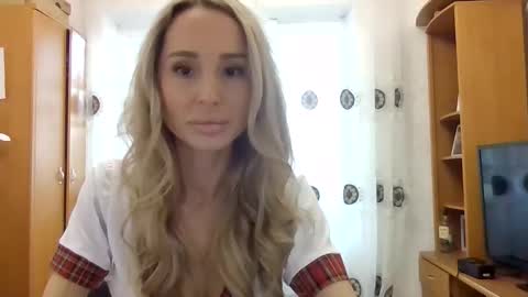 kissandbelle online show from November 2025 07:19:01 AM