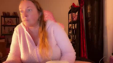 kissica online show from November 2025 05:57:01 PM