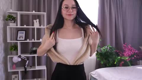 Snapshot of kissie_cat chatting on April 2026 05:49:02 AM Christie online show from April 2026 05:49:02 AM