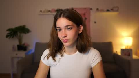 Sisi online show from September 2025 01:57:02 PM