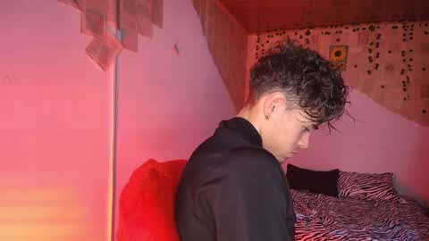 Snapshot of kisstarxxx chatting on September 2025 03:28:01 AM Helena and Brad online show from September 2025 03:28:01 AM