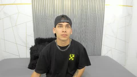 kitsune_44 online show from April 2026 07:22:02 PM