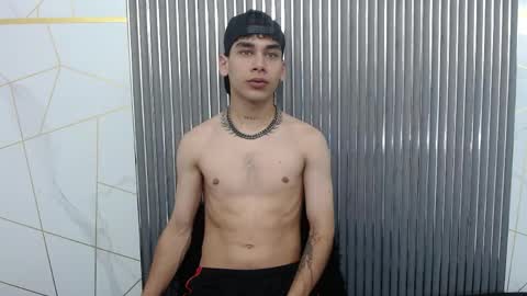 kitsune_44 online show from April 2026 07:36:02 PM