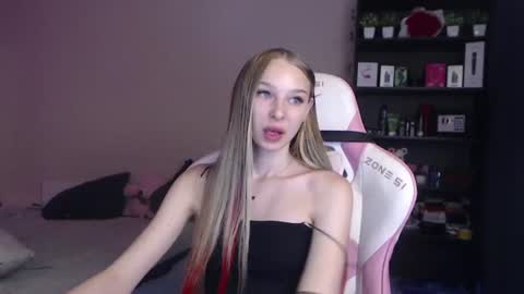 kitsuneyX online show from July 2026 12:28:01 AM