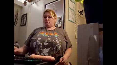 Snapshot of kitten2099 chatting on February 2025 08:05:02 PM Kitten and rebellious online show from February 2025 08:05:02 PM