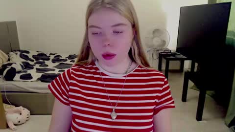 Jennyblonde and Emmabrunette online show from December 2024 10:58:01 AM