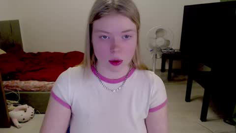 Jennyblonde and Emmabrunette online show from January 2025 04:43:01 PM