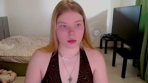 Jennyblonde and Emmabrunette online show from July 2026 01:48:01 PM